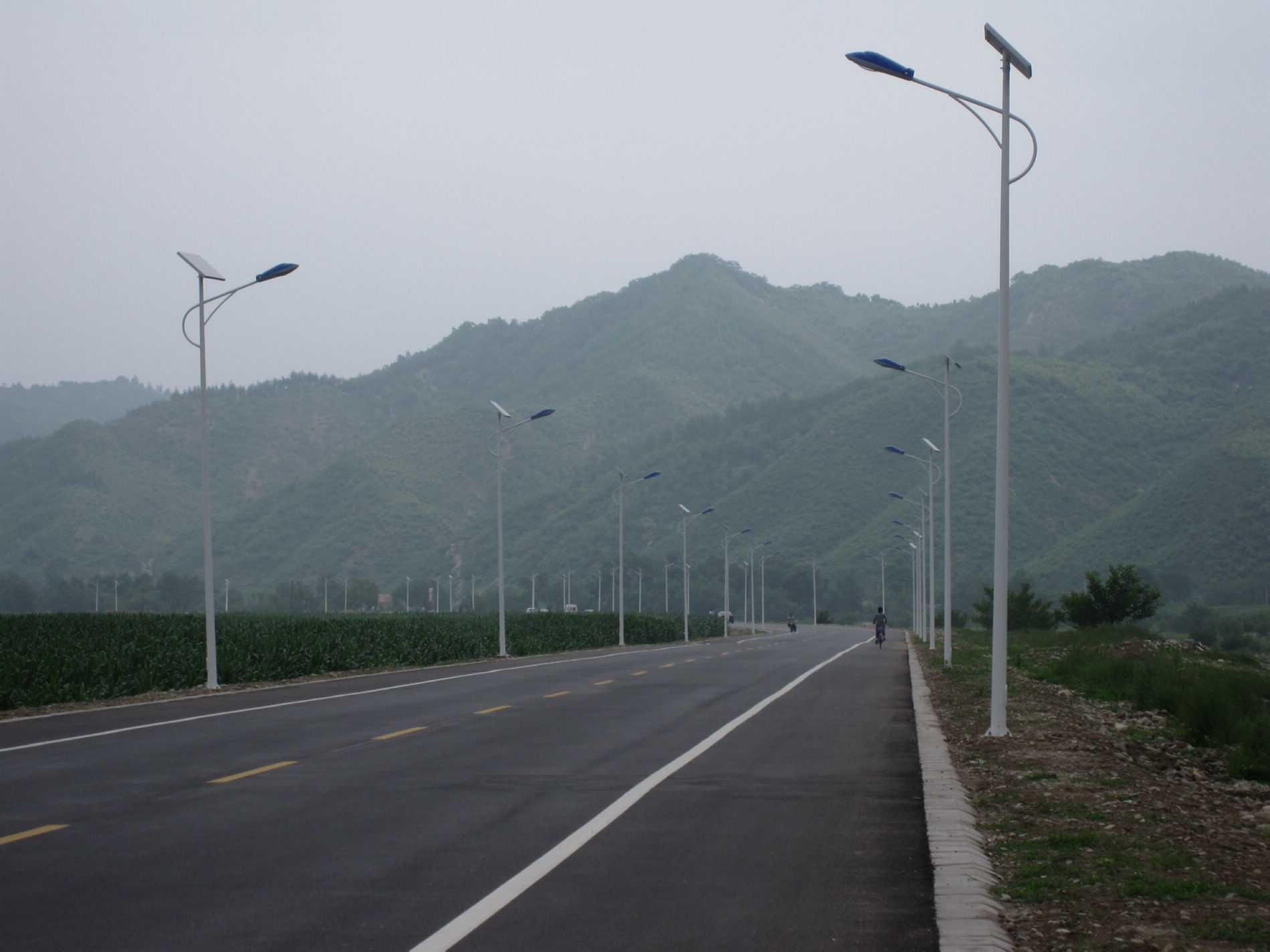 承德市雙橋區(qū)7米30WLED太陽(yáng)